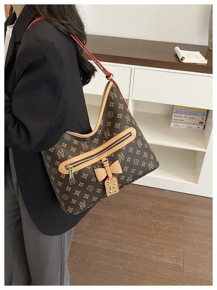 Tas Selempang Wanita Bahan PU Sintetis Motif Print Model Hobo Tali Panjang Resleting Grosir