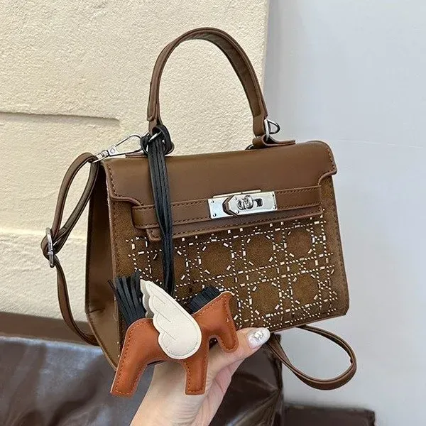 Tas Selempang Wanita Bahan PU Sintetis Motif Print Warna Putih Bentuk Kotak Tali Koleksi