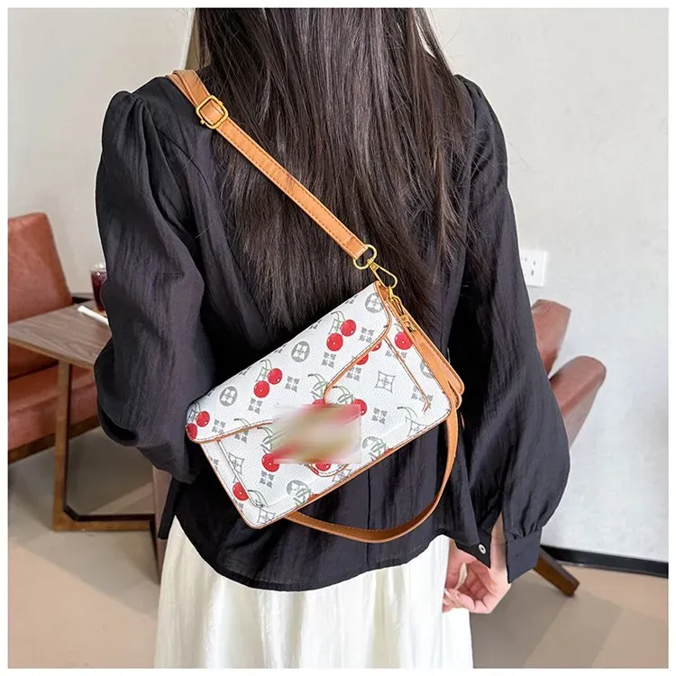 Tas Selempang Wanita Bahan PU Sintetis Motif Print Warna Putih Bentuk Kotak Tali Koleksi
