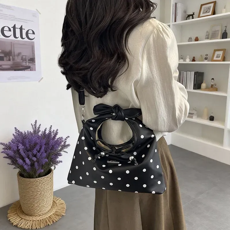 Tas Selempang Wanita Bahan PU Sintetis Motif Polkadot Warna Merah Bentuk Kotak Grosir Import