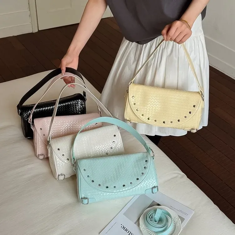 Tas Selempang Wanita Bahan PU Sintetis Tekstur Anyam Warna Biru Bentuk Crescent Grosir Import