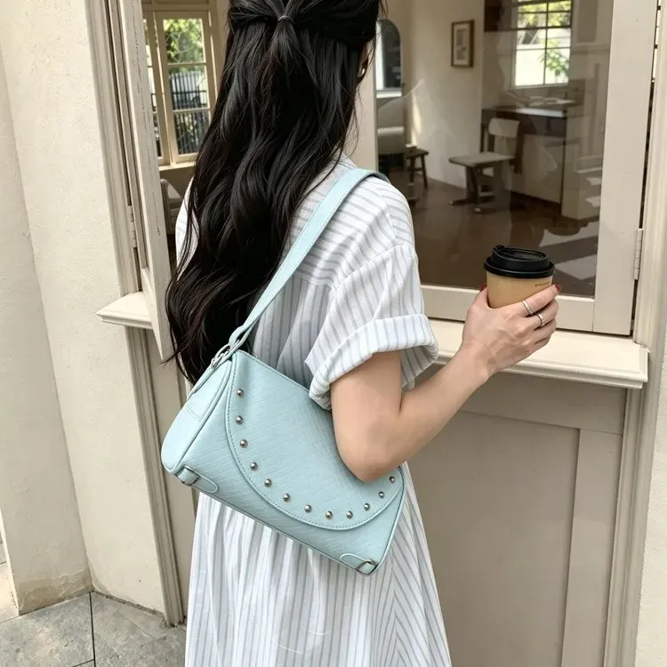 Tas Selempang Wanita Bahan PU Sintetis Tekstur Anyam Warna Biru Bentuk Crescent Grosir Import