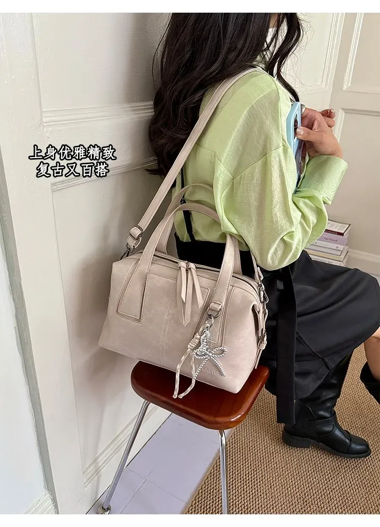 Tas Kosmetik Bahan PU Sintetis Polos Warna Hitam Bentuk Kotak Tali Panjang Grosir Import