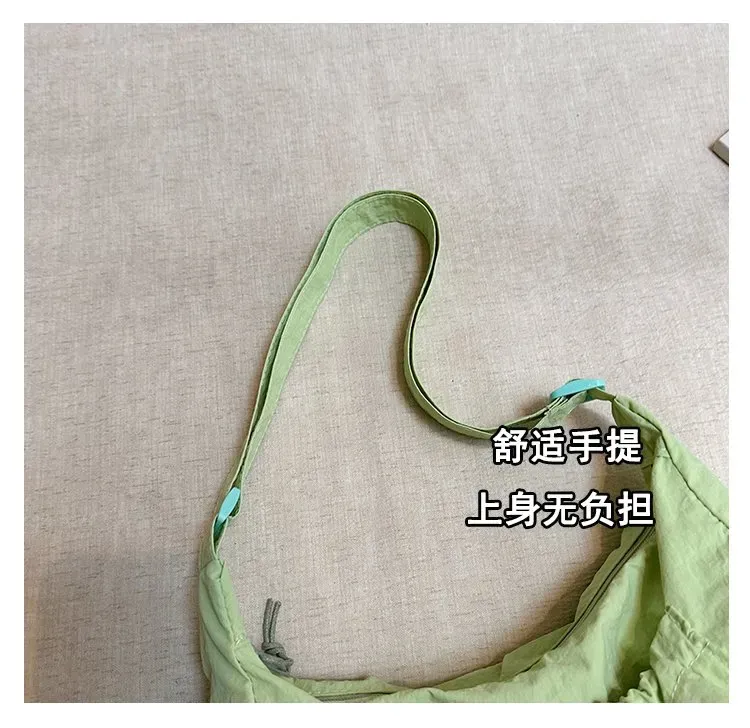 Tas Selempang Wanita Bahan Nylon Polos Warna Hijau Model Hobo Tali Panjang Grosir Import