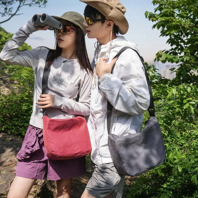 Tas Ransel Wanita Bahan Nylon Motif Polkadot Warna Pink Bentuk Kotak Tali Lebar Resleting