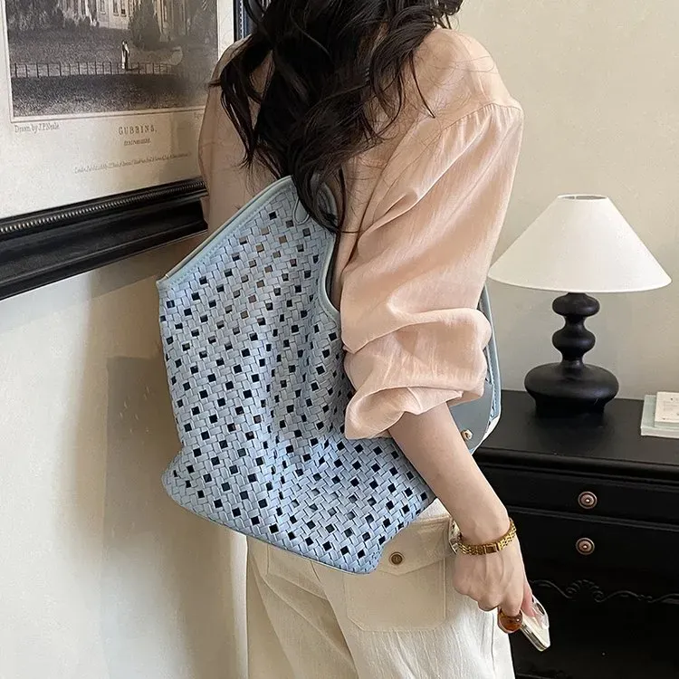 Tas Selempang Wanita Bahan PU Sintetis Motif Print Warna Putih Bentuk Kotak Tali Grosir Import
