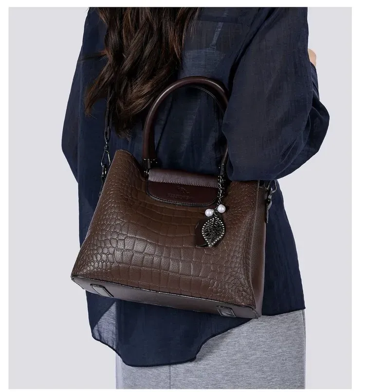 Tas Selempang Wanita Bahan PU Sintetis Model Quilted Bentuk Kotak Tali Panjang Resleting