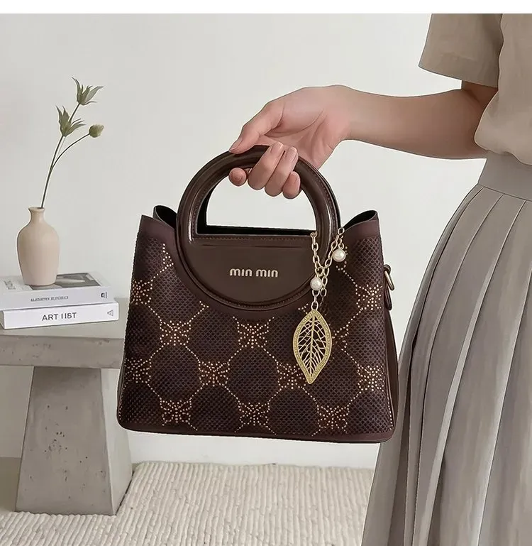 Tas Selempang Wanita Bahan PU Sintetis Polos Warna Pink Bentuk Kotak Tali Lebar Grosir Import