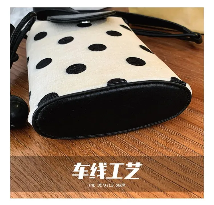 Tas Selempang Wanita Bahan PU Sintetis Motif Polkadot Bentuk Kotak Tali Panjang Resleting