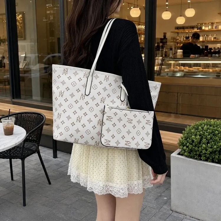 Tas Selempang Wanita Bahan PU Sintetis Motif Print Warna Putih Bentuk Kotak Tali Kapasitas