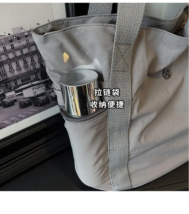 Tas Selempang Wanita Bahan Nylon Polos Warna Abu-Abu Bentuk Kotak Tali Lebar Grosir Import