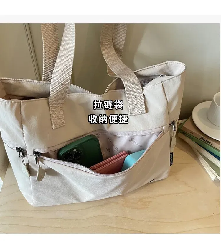 Tas Selempang Wanita Bahan Nylon Polos Bentuk Kotak Tali Lebar Resleting Koleksi Reseller