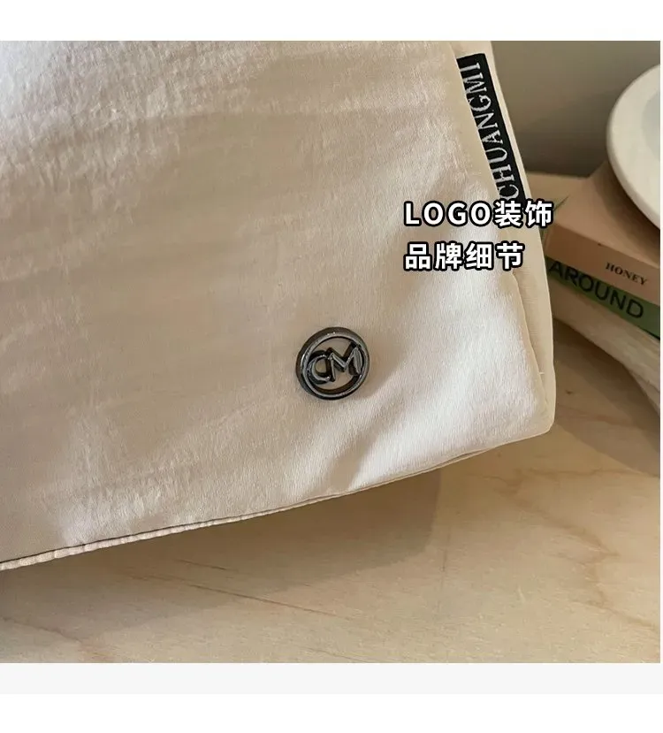 Tas Selempang Wanita Bahan Nylon Polos Bentuk Kotak Tali Lebar Resleting Koleksi Reseller