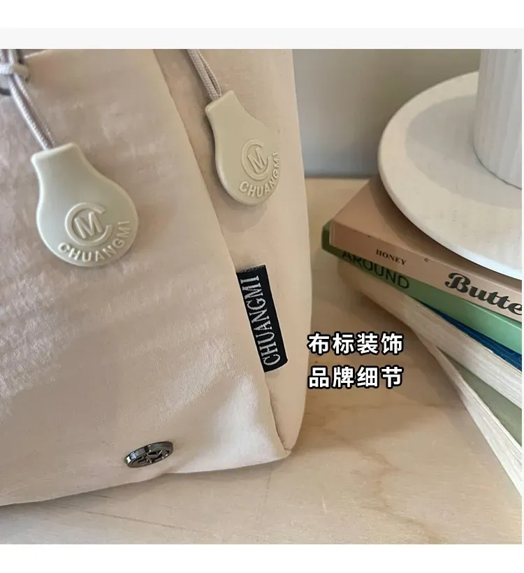 Tas Selempang Wanita Bahan Nylon Polos Bentuk Kotak Tali Lebar Resleting Koleksi Reseller