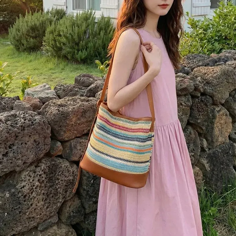 Tas Bucket Wanita Bahan PU Sintetis Motif Print Bentuk Bucket Tali Lebar Model Grosir Import