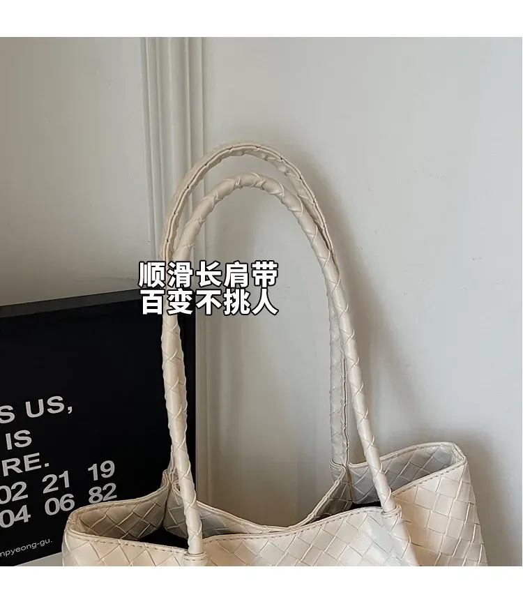 Tas Selempang Wanita Bahan PU Sintetis Model Quilted Warna Putih Bentuk Kotak Grosir Import