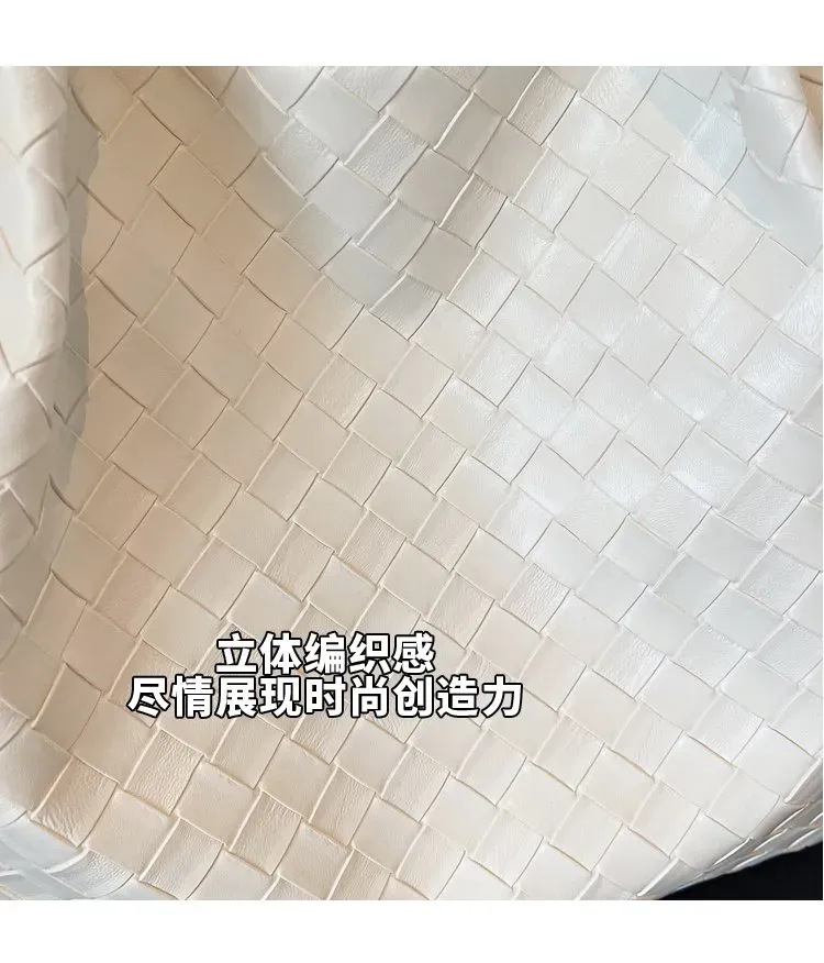 Tas Selempang Wanita Bahan PU Sintetis Model Quilted Warna Putih Bentuk Kotak Grosir Import