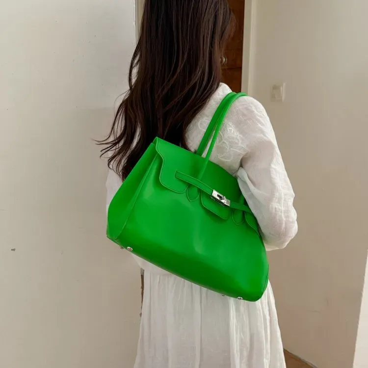 Tas Selempang Wanita Bahan PU Sintetis Polos Bentuk Kotak Tali Lebar Resleting Warna Biru