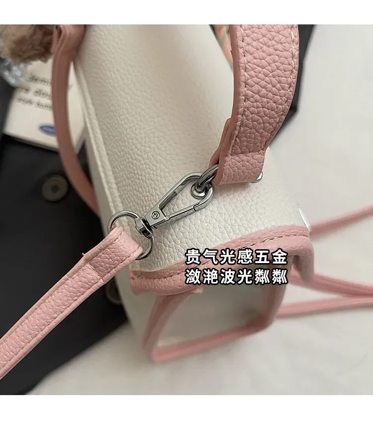 Tas Selempang Wanita Bahan PU Sintetis Polos Warna Hitam Bentuk Kotak Tali Dengan Gantungan
