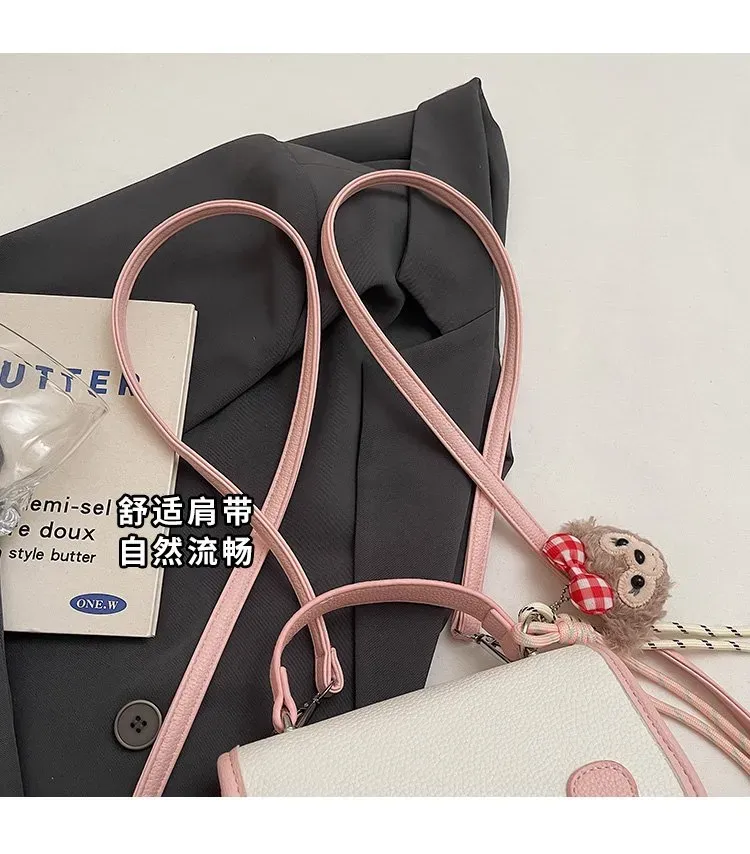 Tas Selempang Wanita Bahan PU Sintetis Polos Warna Hitam Bentuk Kotak Tali Dengan Gantungan