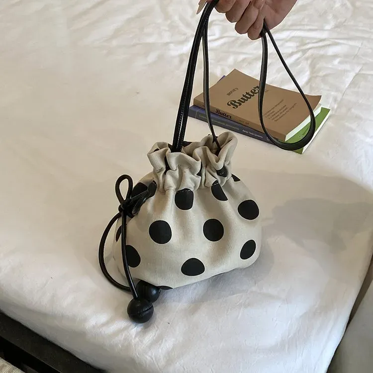 Tas Bucket Wanita Bahan PU Sintetis Motif Polkadot Warna Hitam Bentuk Bucket Grosir Import
