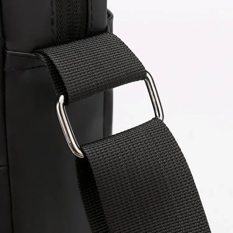 Tas Selempang Pria Bahan Nylon Polos Warna Hitam Bentuk Kotak Tali Lebar Bahan PU Sintetis