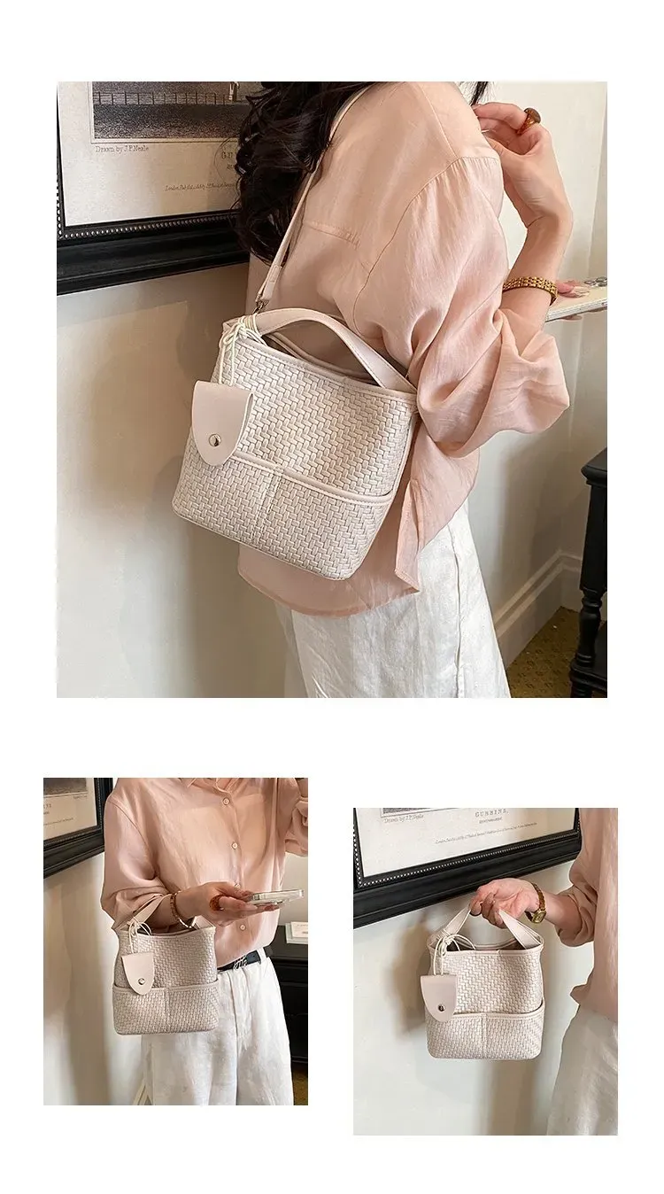 Tas Bucket Wanita Bahan PU Sintetis Tekstur Anyam Warna Hitam Bentuk Bucket Tali untuk Reseller