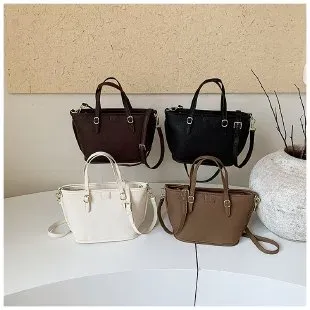 Tas Selempang Wanita Bahan PU Sintetis Polos Warna Hitam Bentuk Kotak Tali untuk Reseller