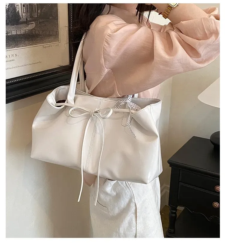 Tas Selempang Wanita Bahan PU Sintetis Polos Warna Hitam Bentuk Kotak Tali Lebar Stok China
