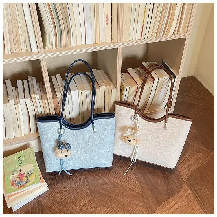 Tas Selempang Wanita Bahan PU Sintetis Polos Warna Hitam Model Hobo Tali Lebar Resleting