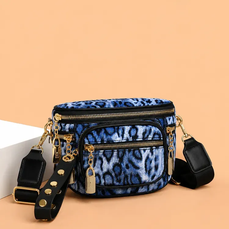 Tas Selempang Pria Motif Leopard Warna Biru Bentuk Kotak Tali Lebar Resleting Grosir Import