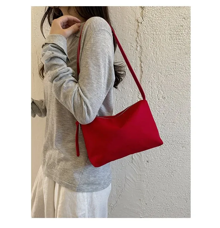 Tas Selempang Wanita Bahan Nylon Polos Warna Merah Bentuk Kotak Tali Panjang Grosir Import
