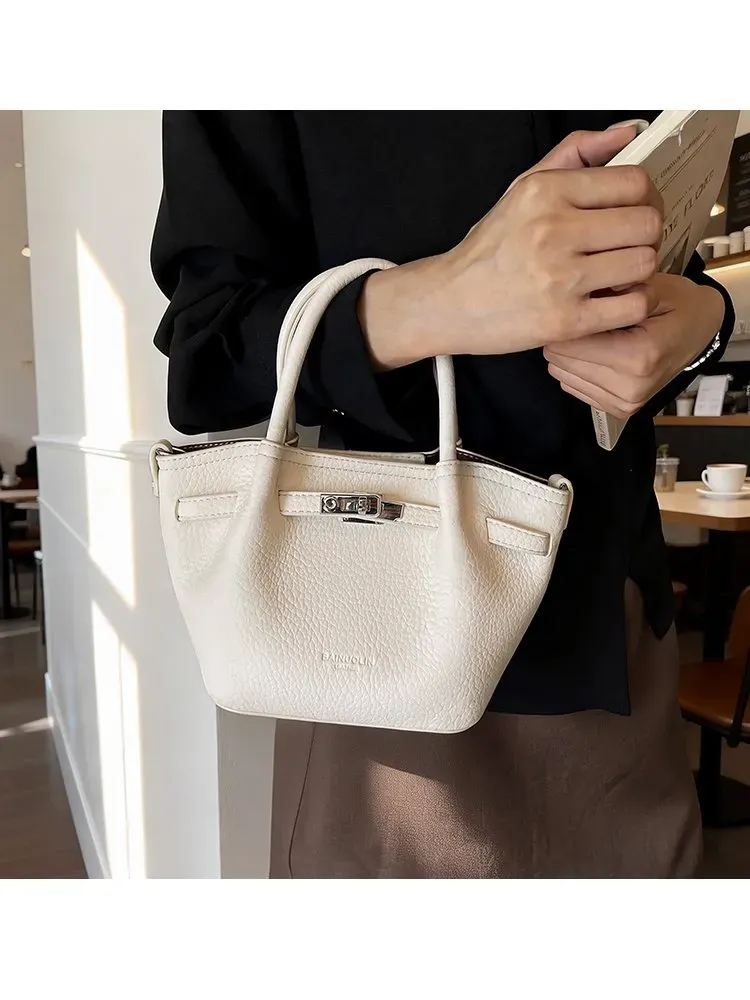 Tas Selempang Wanita Bahan PU Sintetis Polos Bentuk Kotak Tali Panjang Resleting