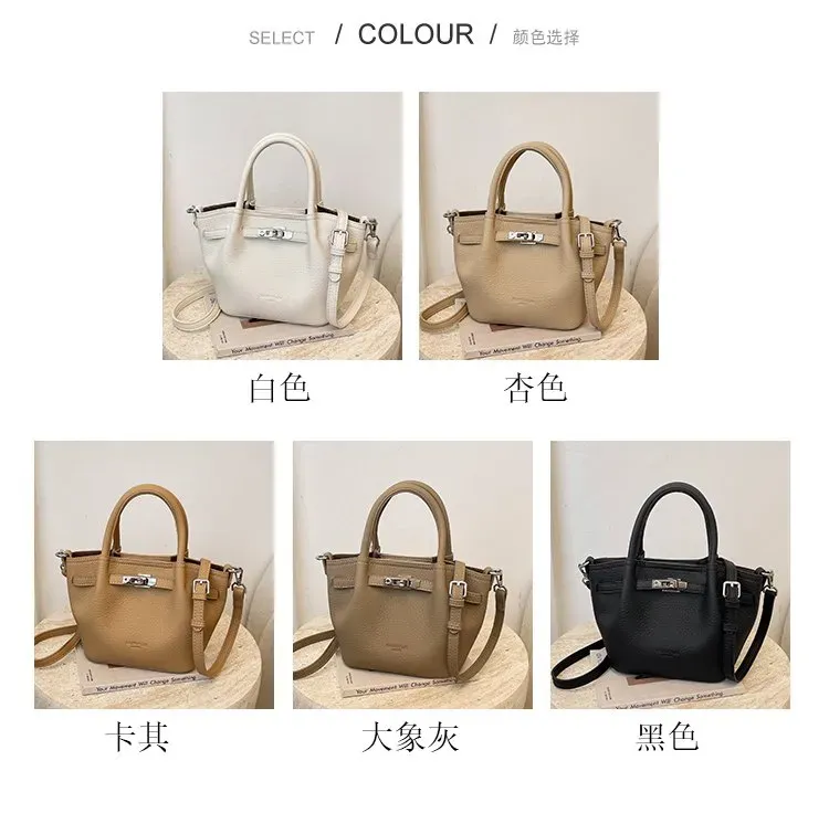 Tas Selempang Wanita Bahan PU Sintetis Polos Bentuk Kotak Tali Panjang Resleting