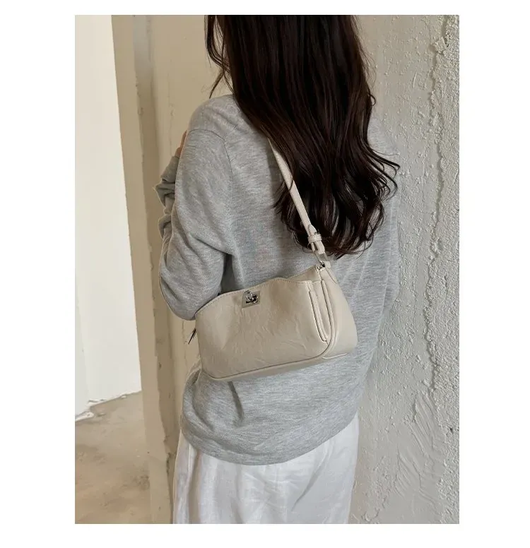 Tas Selempang Wanita Bahan PU Sintetis Polos Warna Hitam Bentuk Kotak Tali Resleting Grosir