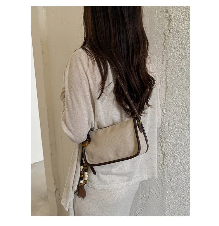 Tas Selempang Wanita Bahan PU Sintetis Polos Warna Beige Bentuk Kotak Tali Dengan Gantungan
