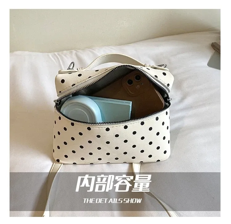 Tas Selempang Wanita Bahan PU Sintetis Motif Polkadot Warna Hitam Bentuk Kotak Katalog Grosir