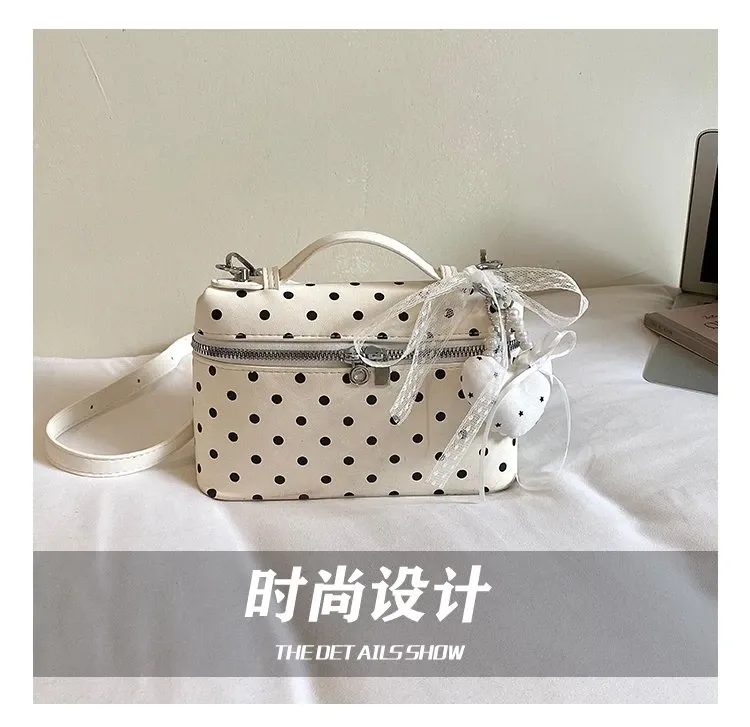 Tas Selempang Wanita Bahan PU Sintetis Motif Polkadot Warna Hitam Bentuk Kotak Katalog Grosir