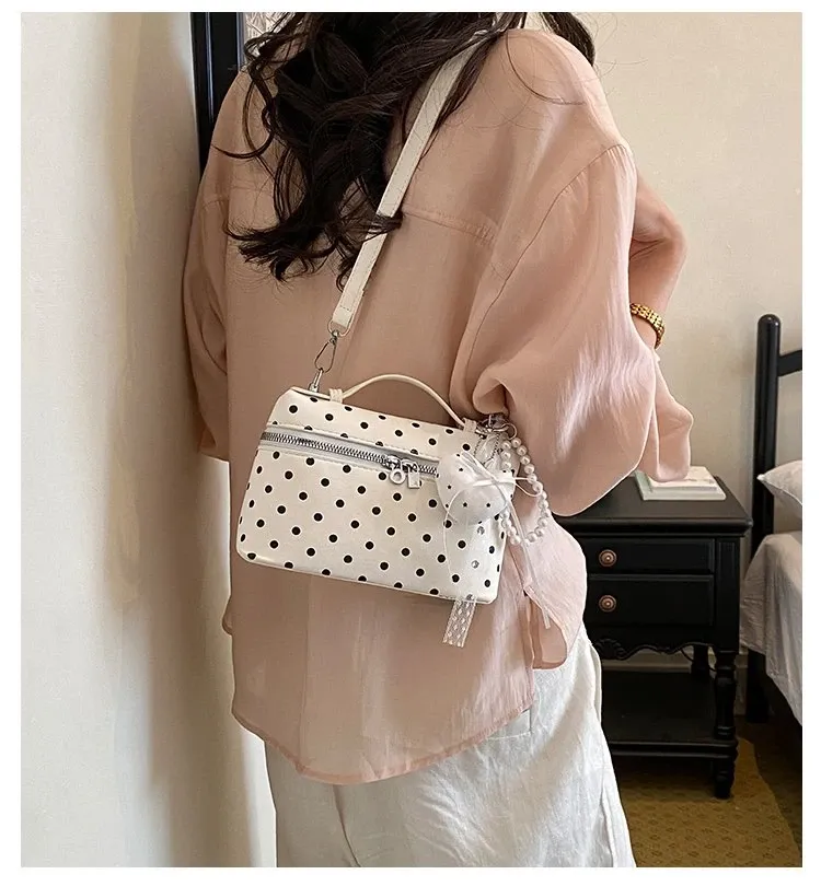 Tas Selempang Wanita Bahan PU Sintetis Motif Polkadot Warna Hitam Bentuk Kotak Katalog Grosir
