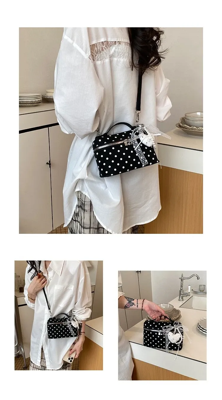 Tas Selempang Wanita Bahan PU Sintetis Motif Polkadot Warna Hitam Bentuk Kotak Katalog Grosir