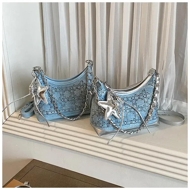 Tas Selempang Wanita Bahan Kain Motif Print Warna Biru Model Hobo Tali Rantai Grosir Import