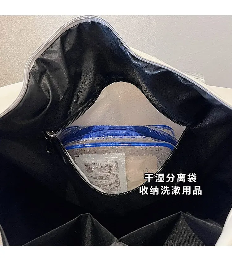 Tas Selempang Wanita Bahan Nylon Polos Warna Ungu Bentuk Kotak Tali Panjang untuk Travel