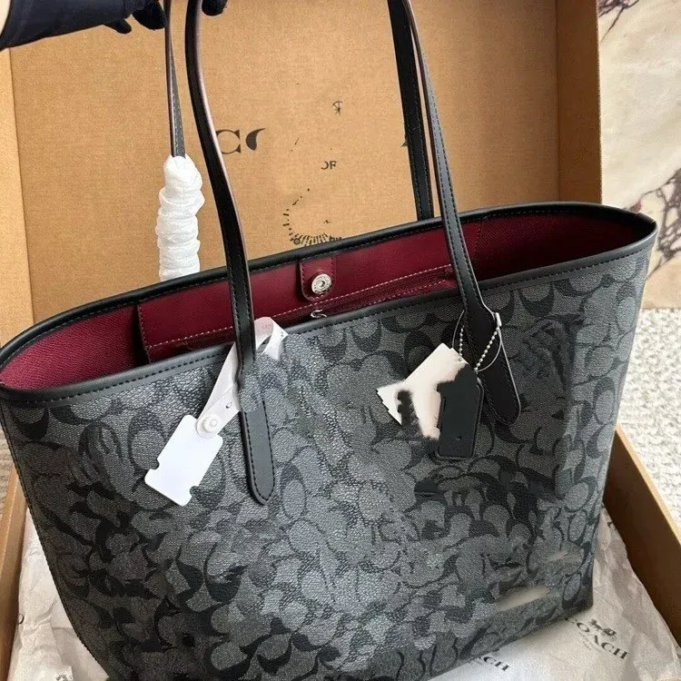 Tas Tote Wanita Bahan Kain Motif Print Warna Hitam Bentuk Kotak Tali Lebar Grosir Import