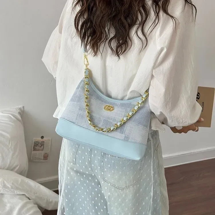 Tas Selempang Wanita Bahan PU Sintetis Motif Print Warna Putih Bentuk Crescent Resleting
