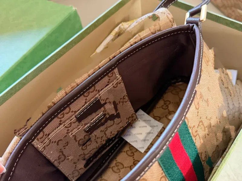 Tas Selempang Wanita Bahan Kain Motif Print Warna Merah Bentuk Kotak Tali Bentuk Bucket Grosir