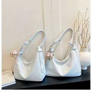 Tas Selempang Wanita Bahan PU Sintetis Polos Warna Biru Model Hobo Tali Panjang