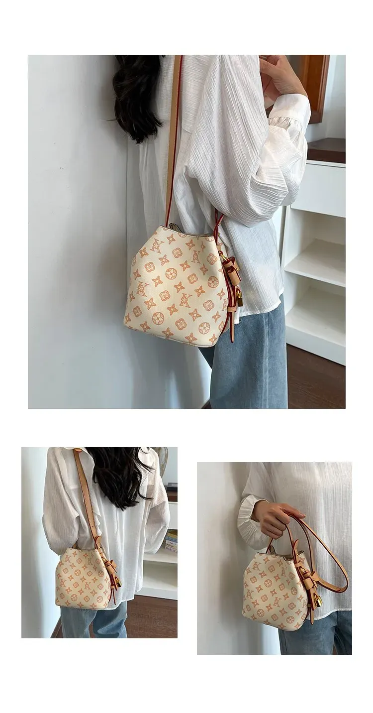 Tas Bucket Wanita Bahan PU Sintetis Motif Print Warna Biru Bentuk Bucket Tali Resleting Grosir