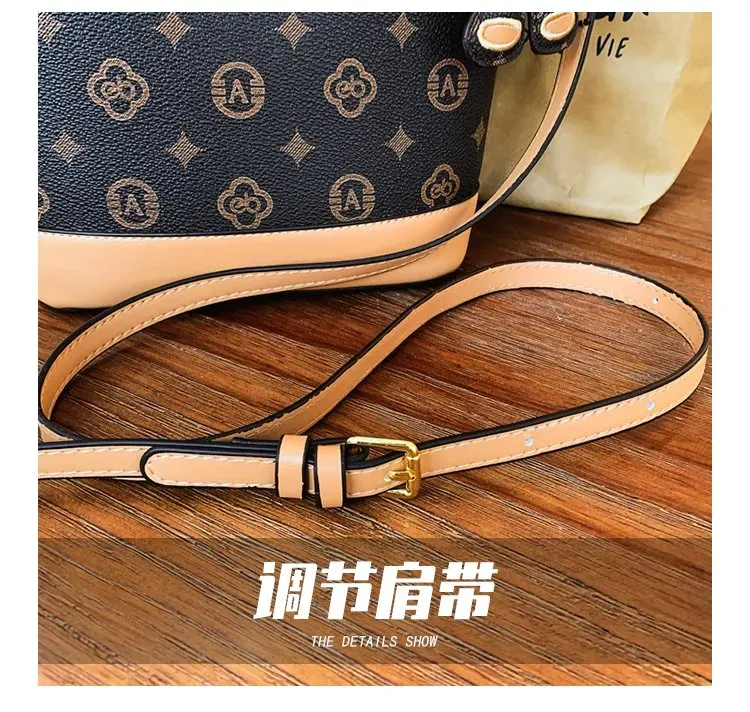 Tas Bucket Wanita Bahan PU Sintetis Motif Print Bentuk Bucket Tali Panjang Resleting Grosir