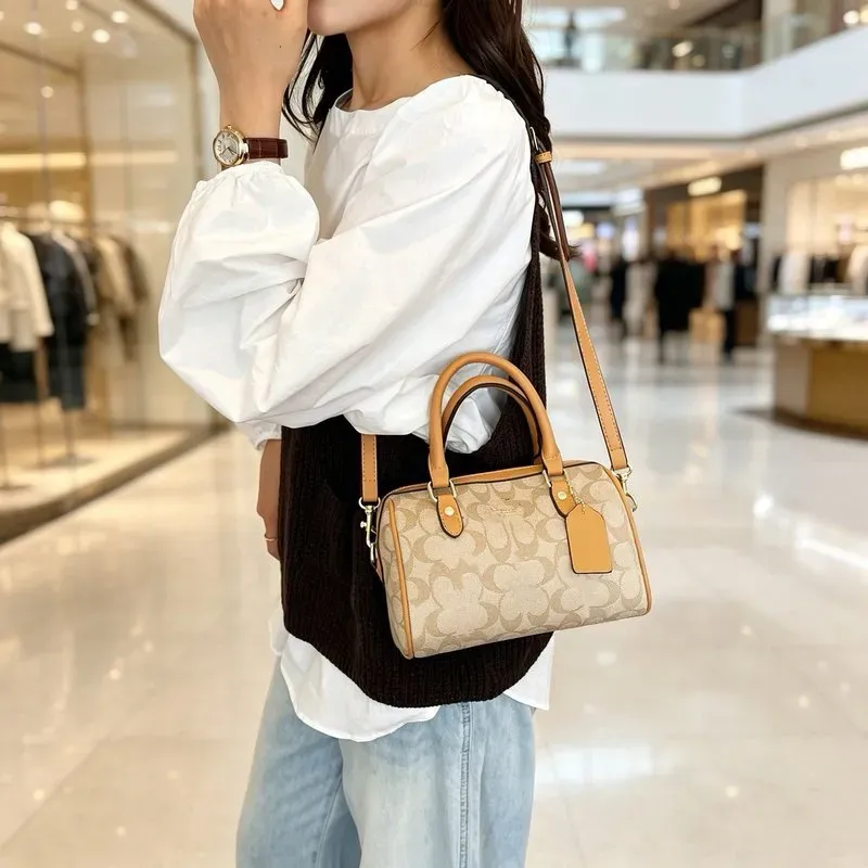 Tas Selempang Wanita Bahan PU Sintetis Motif Print Warna Kuning Bentuk Kotak Warna Cokelat