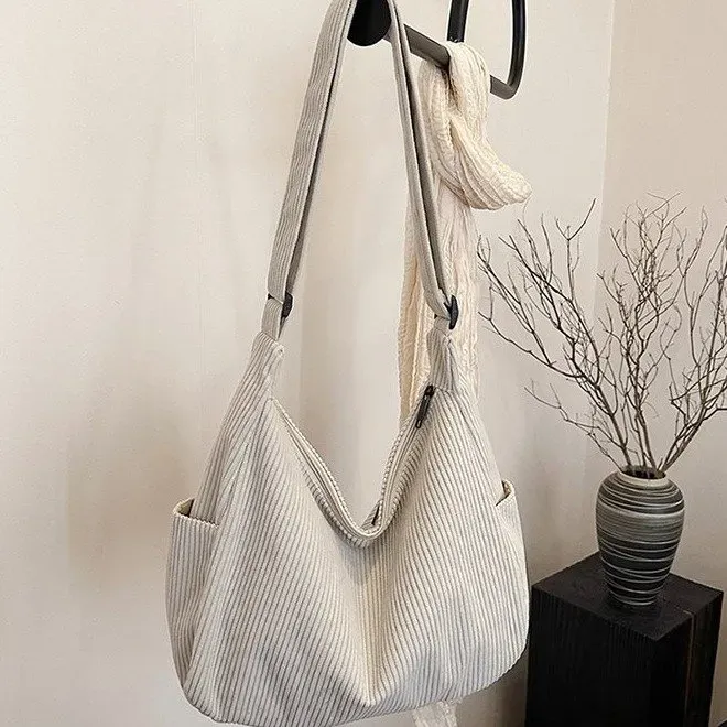 Tas Selempang Wanita Bahan PU Sintetis Polos Warna Hitam Model Hobo Tali Lebar Grosir Import